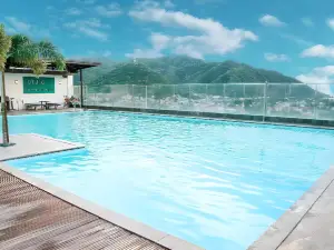 グランド Q ホテル ゴロンタロ