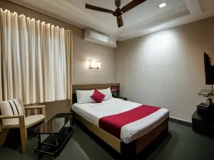 Naadi Stayinn -Premium Rooms