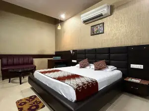Center Point Hotel and Restaurant