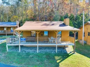 Delightful Lakeside 2-Bedroom Cabin on Beautiful Dale Hollow Lake #7!