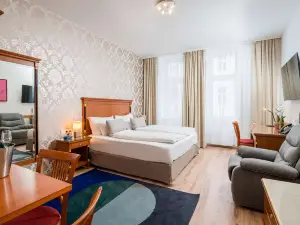 Best Western Plus Celebrity Suites