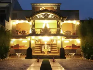 帕特里亞皇宮酒店