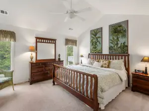 Stunning Sun Deck and Private Pool - Blissful Coastal Getaway