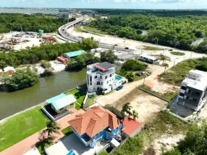Sea & Garden View 2-bed Studio w Pool &Deck, 1stFl