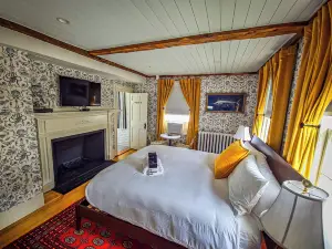 Sally Webster Inn