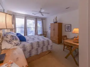 Reynolds Lake Oconee 4Br 3BA Waterfront on Marina Cove