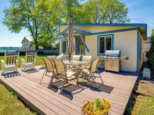 กระท่อมริมน้ำ Hood Canal: บันไดลงสู่ทะเลสาบ!