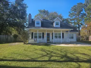 Spacious 4-bedroom house in tranquil Rincon with AC, WiFi