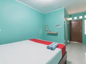 RedDoorz Near Pantai Ujung Genteng