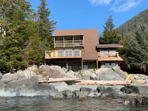 Raven's Roost- Cedar A-Frame Cabin Directly On The Ocean.