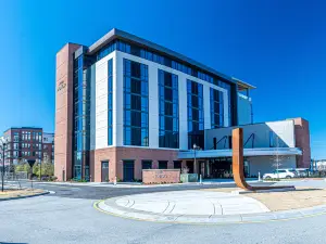 Hotel Indigo Columbus at Riverfront Place