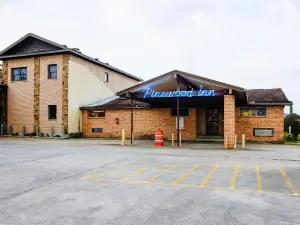 OYO Pinewood Inn & Suites Silsbee