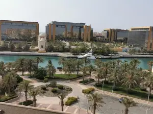 Grandeur Marina Apartments