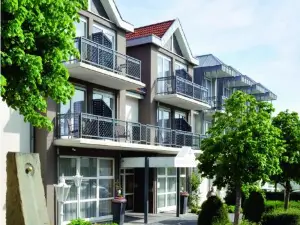 Kurhotel Grüttner Mit Eigenem Sole Thermal Schwimmbad 32 Grad Und Saunalandschaft