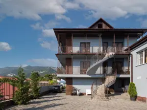 M House (М Хаус)