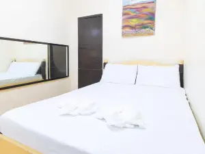 Golden Goddess Hotel Malasiqui Pangasinan by RedDoorz