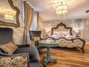 Plaza Marchi Old Town - Mag Quaint & Elegant Boutique Hotels