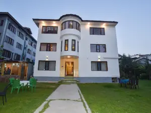 The Iceland Hotel Srinagar