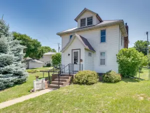 Cozy Iowa Getaway w/ Patio & Fenced-in Yard!