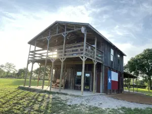 The Stablehouse at Copperas Creek - A Fully Renovated Relaxing Retreat