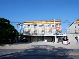 Crystal Place Prathai