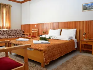 Hotel Adonis