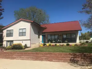 Three Bedroom with Beautiful Lake Views