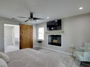 Private Pool & Guest House: Spacious Kemp Home!