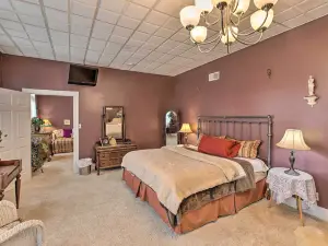 Pet-Friendly Apt 2 Blocks to Riverside Park!