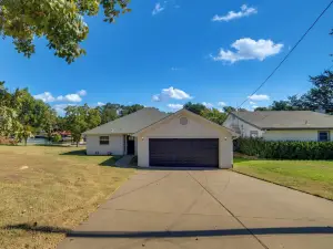 Private Dock & Slip: Cedar Creek Reservoir Home