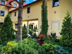 Hotel Wellness & Spa Antyczny Dwór