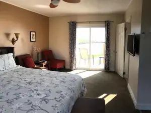 Clifty Cove Motel