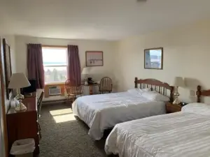 Hopewell Rocks Motel & Country Inn