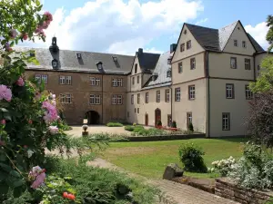 Schloss Wallhausen - Helmut Meier-Föllmi