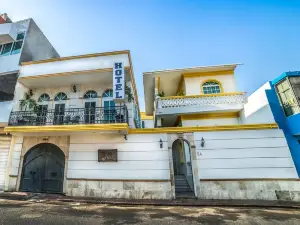 Hotel Casa Blanca