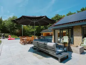 Luxurious 16-Person Villa with Swimming Pool Sauna Outdoor Kitchen with BBQ