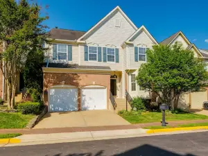 Lorton Vacation Rental 21 Mi to Washington, DC!