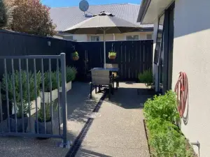Modern, Sunny, Central