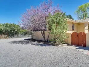 Cozy Las Cruces Home - 2 Mi to New Mexico State!