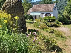 Detached house in LE PARC DU MORVAN in Chalaux for 4 people.