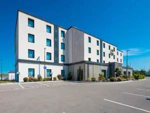 B&B HOTEL Troyes Magasins d'usine