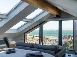 Uno - St Ives