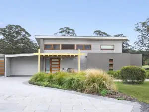 Casa Sul Lago in the H'Lands