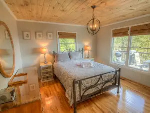 Charming Cottage with Great Views