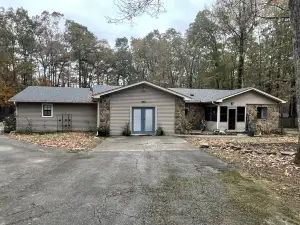 Spacious, open concept 4-bedroom home in welcoming Austin,  In Ground Pool,WiFi