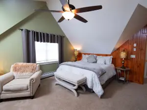 Luxury 6Br Solitude Ge- Indoor Bball Court, Private Tub 6 Bedroom Home by Redawning