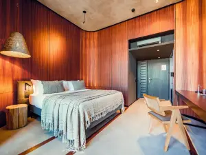 WOOD HOTEL & SPA