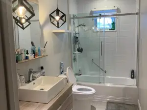 Room in Guest Room - Room for Renting Inside House - Without Breakfast Provided