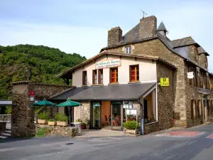 Logis Hôtels - Hostellerie des Lauriers - Hôtel et Restaurant