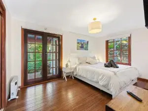 Picturesque Pet-Friendly Farm Stay, Central Tilba , Near Mystery Bay!